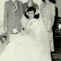 Fikran Ablam'ın düğününde ablalarımla ben, 1978