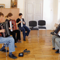 Klezmer Atölye çalışmasında akordeon sınıfı, Weimar 2005.