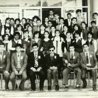 Tire Lisesi mezuniyet fotoğrafı, sağımda müzik öğretmenim Muharrem Kaşıkçı ile... (1983)